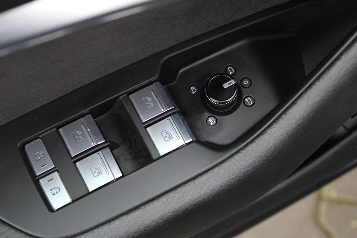Audi A7 Audi A7 Sportback 55 TFSI quattro Pro Line S | Incl. 12 maanden garantie | Schuif/kantel panorama dak | 360° camera | Head-up display | Wegklapbare trekhaak | Matrix koplampen | Soft close | Memory zetels | Dode hoek detectie | Elektrische achterklep | Bowers & Wilkens | Standkachel |