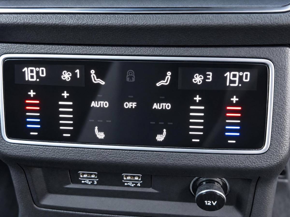 Audi A7 Audi A7 Sportback 55 TFSI quattro Pro Line S | Incl. 12 maanden garantie | Schuif/kantel panorama dak | 360° camera | Head-up display | Wegklapbare trekhaak | Matrix koplampen | Soft close | Memory zetels | Dode hoek detectie | Elektrische achterklep | Bowers & Wilkens | Standkachel |