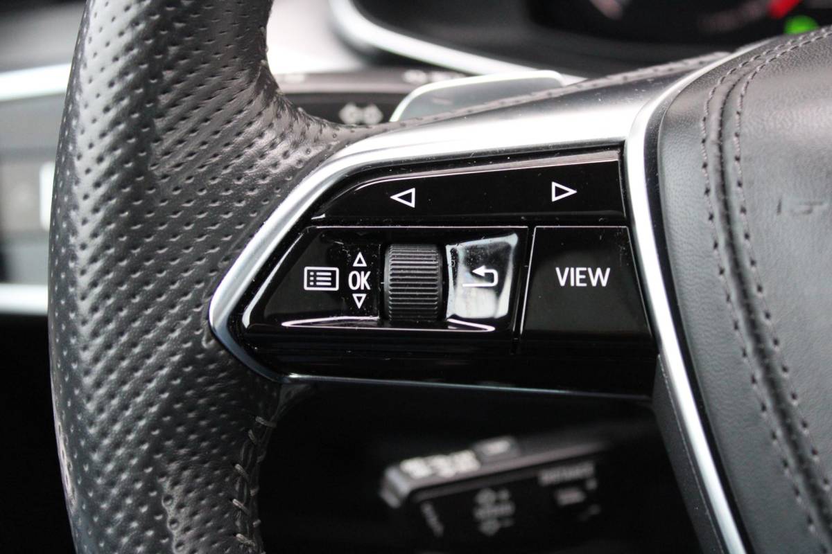 Audi A7 Audi A7 Sportback 55 TFSI quattro Pro Line S | Incl. 12 maanden garantie | Schuif/kantel panorama dak | 360° camera | Head-up display | Wegklapbare trekhaak | Matrix koplampen | Soft close | Memory zetels | Dode hoek detectie | Elektrische achterklep | Bowers & Wilkens | Standkachel |