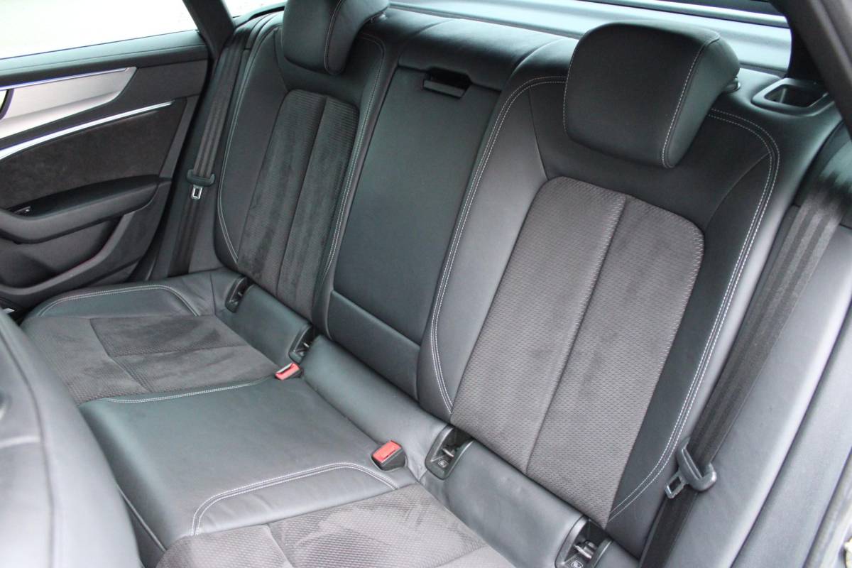 Audi A7 Audi A7 Sportback 55 TFSI quattro Pro Line S | Incl. 12 maanden garantie | Schuif/kantel panorama dak | 360° camera | Head-up display | Wegklapbare trekhaak | Matrix koplampen | Soft close | Memory zetels | Dode hoek detectie | Elektrische achterklep | Bowers & Wilkens | Standkachel |