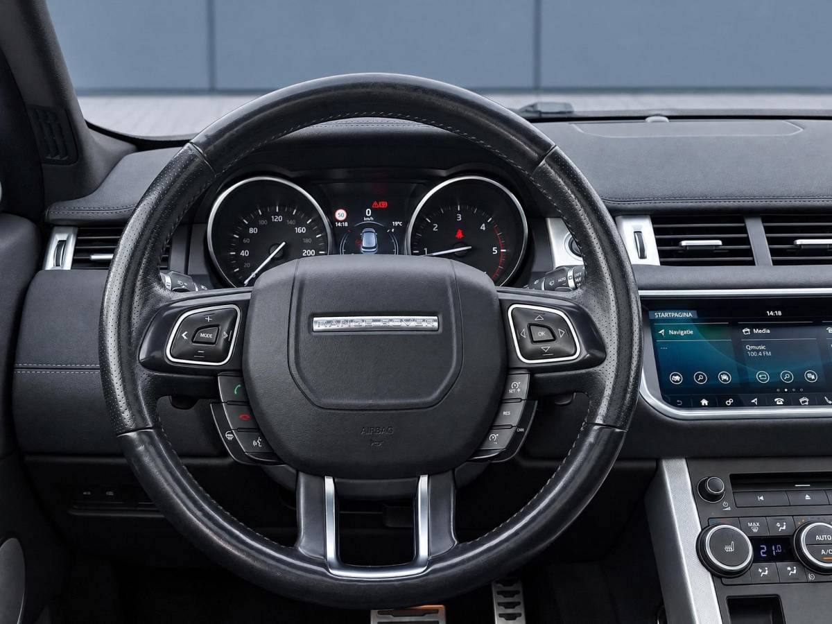 Land Rover Range Rover Evoque Land Rover Range Rover Evoque 2.0 TD4 Autobiography | Incl. 12 maanden garantie | Black Exterior Pack | Meridian Sound system | Elektrische kofferklep | Navigatie | Apple Carplay | Geheugenstoelen | Stoel + stuurverwarming | Dodehoek detectie | Achteruitrijcamera |