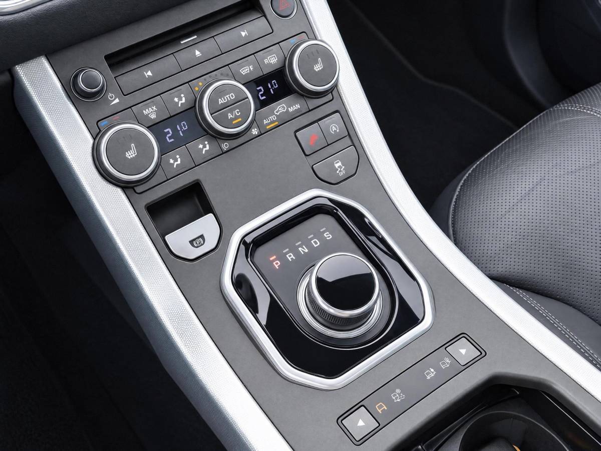 Land Rover Range Rover Evoque Land Rover Range Rover Evoque 2.0 TD4 Autobiography | Incl. 12 maanden garantie | Black Exterior Pack | Meridian Sound system | Elektrische kofferklep | Navigatie | Apple Carplay | Geheugenstoelen | Stoel + stuurverwarming | Dodehoek detectie | Achteruitrijcamera |