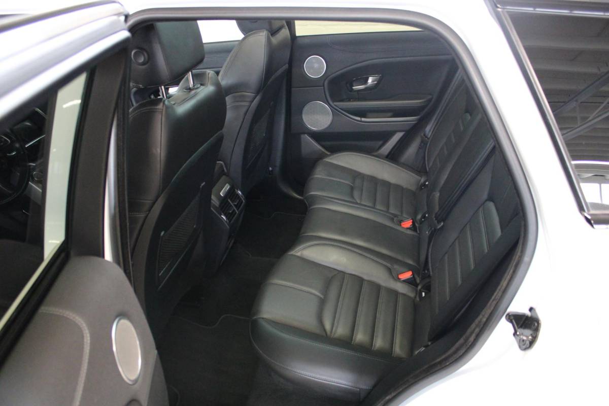 Land Rover Range Rover Evoque Land Rover Range Rover Evoque 2.0 TD4 Autobiography | Incl. 12 maanden garantie | Black Exterior Pack | Meridian Sound system | Elektrische kofferklep | Navigatie | Apple Carplay | Geheugenstoelen | Stoel + stuurverwarming | Dodehoek detectie | Achteruitrijcamera |