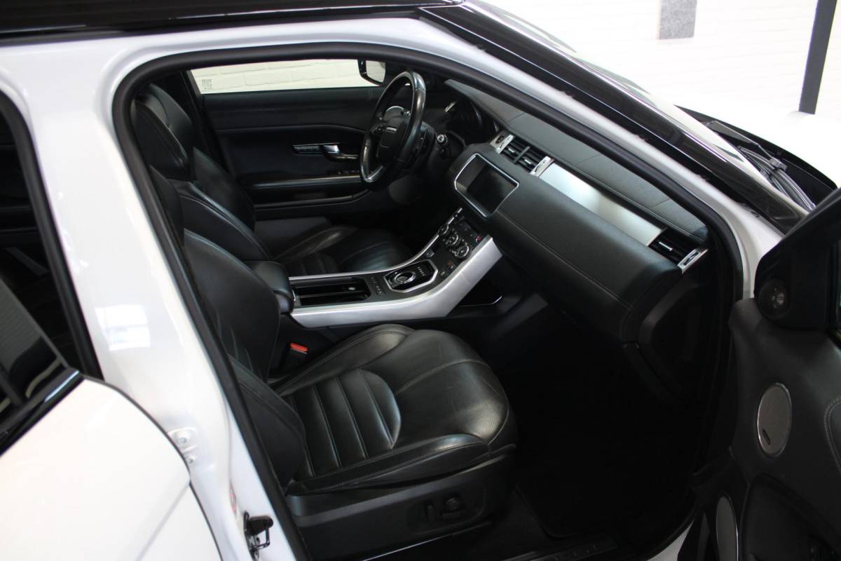Land Rover Range Rover Evoque Land Rover Range Rover Evoque 2.0 TD4 Autobiography | Incl. 12 maanden garantie | Black Exterior Pack | Meridian Sound system | Elektrische kofferklep | Navigatie | Apple Carplay | Geheugenstoelen | Stoel + stuurverwarming | Dodehoek detectie | Achteruitrijcamera |