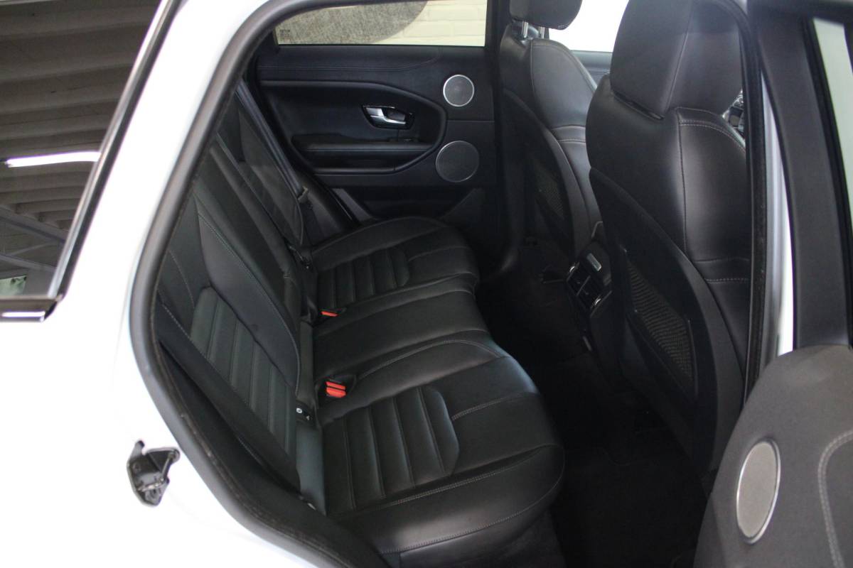 Land Rover Range Rover Evoque Land Rover Range Rover Evoque 2.0 TD4 Autobiography | Incl. 12 maanden garantie | Black Exterior Pack | Meridian Sound system | Elektrische kofferklep | Navigatie | Apple Carplay | Geheugenstoelen | Stoel + stuurverwarming | Dodehoek detectie | Achteruitrijcamera |