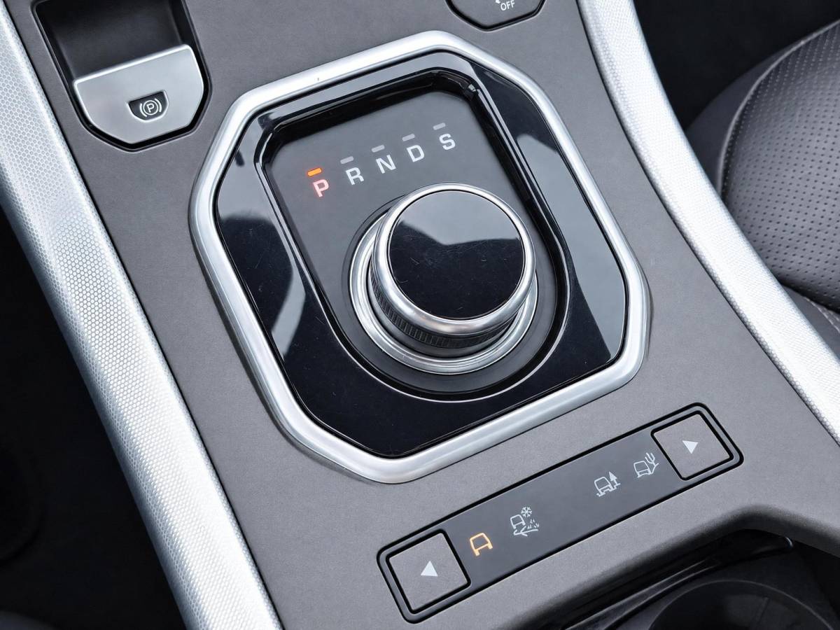 Land Rover Range Rover Evoque Land Rover Range Rover Evoque 2.0 TD4 Autobiography | Incl. 12 maanden garantie | Black Exterior Pack | Meridian Sound system | Elektrische kofferklep | Navigatie | Apple Carplay | Geheugenstoelen | Stoel + stuurverwarming | Dodehoek detectie | Achteruitrijcamera |