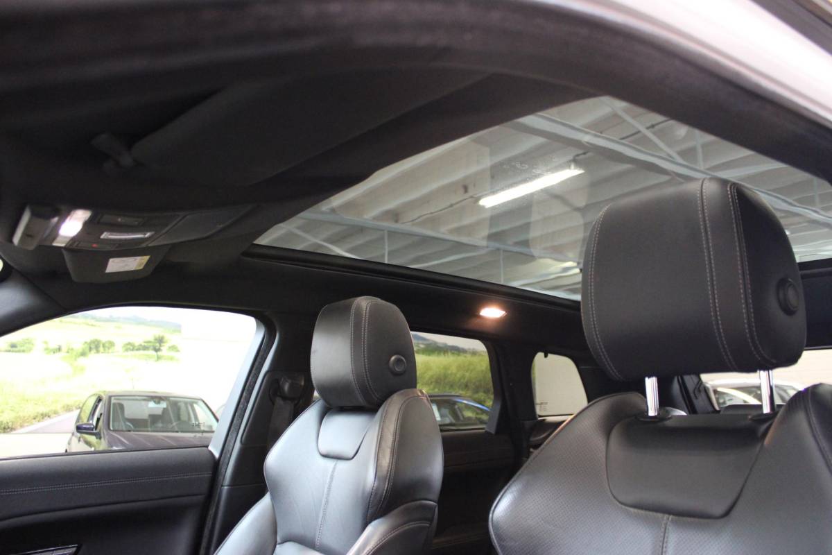 Land Rover Range Rover Evoque Land Rover Range Rover Evoque 2.0 TD4 Autobiography | Incl. 12 maanden garantie | Black Exterior Pack | Meridian Sound system | Elektrische kofferklep | Navigatie | Apple Carplay | Geheugenstoelen | Stoel + stuurverwarming | Dodehoek detectie | Achteruitrijcamera |