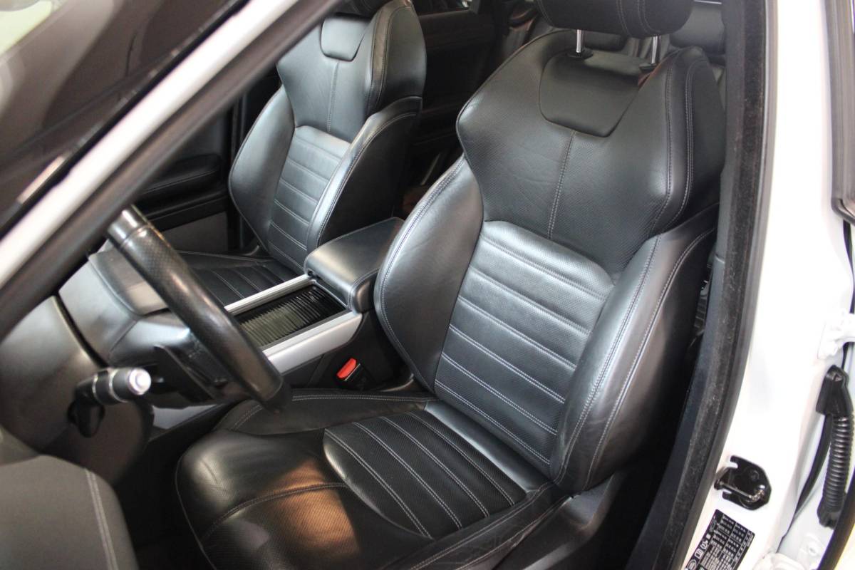 Land Rover Range Rover Evoque Land Rover Range Rover Evoque 2.0 TD4 Autobiography | Incl. 12 maanden garantie | Black Exterior Pack | Meridian Sound system | Elektrische kofferklep | Navigatie | Apple Carplay | Geheugenstoelen | Stoel + stuurverwarming | Dodehoek detectie | Achteruitrijcamera |