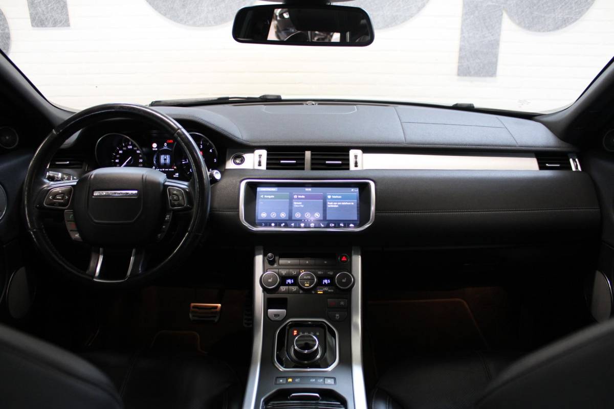 Land Rover Range Rover Evoque Land Rover Range Rover Evoque 2.0 TD4 Autobiography | Incl. 12 maanden garantie | Black Exterior Pack | Meridian Sound system | Elektrische kofferklep | Navigatie | Apple Carplay | Geheugenstoelen | Stoel + stuurverwarming | Dodehoek detectie | Achteruitrijcamera |