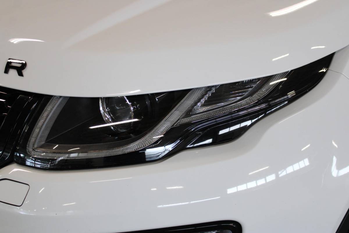Land Rover Range Rover Evoque Land Rover Range Rover Evoque 2.0 TD4 Autobiography | Incl. 12 maanden garantie | Black Exterior Pack | Meridian Sound system | Elektrische kofferklep | Navigatie | Apple Carplay | Geheugenstoelen | Stoel + stuurverwarming | Dodehoek detectie | Achteruitrijcamera |