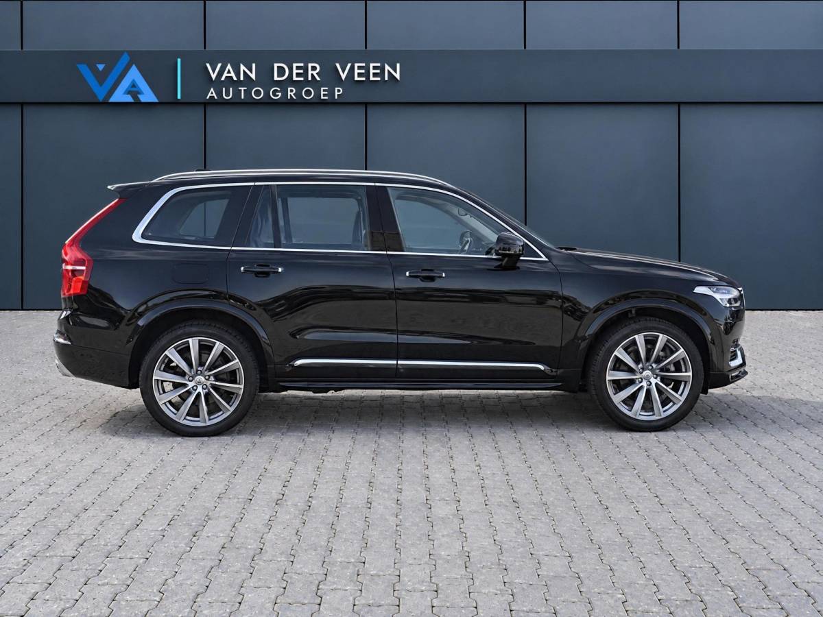 Volvo XC90 Volvo XC90 2.0 B5 AWD Inscription Intro Edition | Incl. 12 maanden garantie | 7 persoons | Adaptieve cruise control | Pilot assist | Bowers & Wilkins audio | Head-up display | Stoelverwarming/ventilatie | Stuurverwarming | Schuif/kantel dak | Trekhaak |