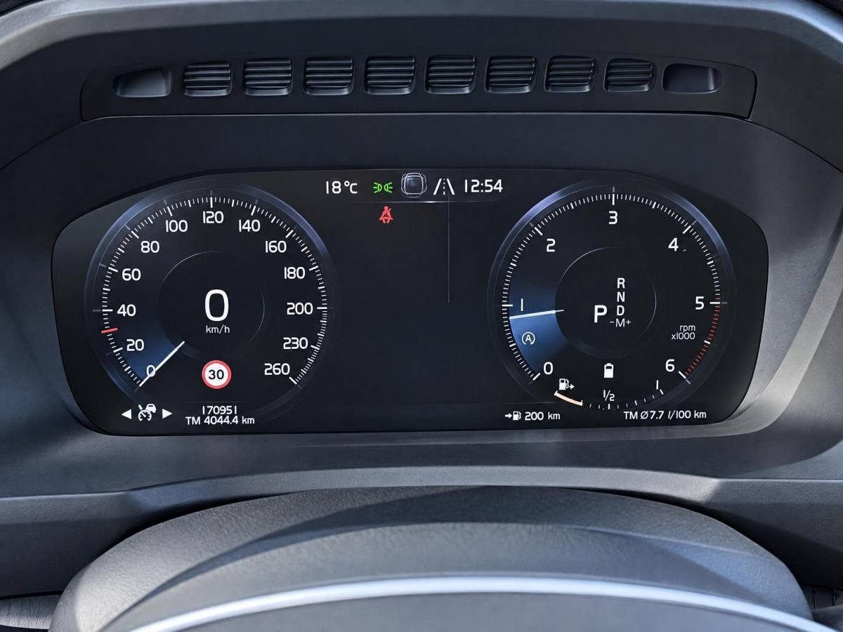 Volvo XC90 Volvo XC90 2.0 B5 AWD Inscription Intro Edition | Incl. 12 maanden garantie | 7 persoons | Adaptieve cruise control | Pilot assist | Bowers & Wilkins audio | Head-up display | Stoelverwarming/ventilatie | Stuurverwarming | Schuif/kantel dak | Trekhaak |