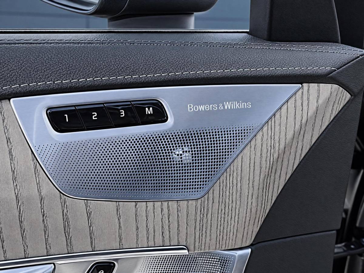 Volvo XC90 Volvo XC90 2.0 B5 AWD Inscription Intro Edition | Incl. 12 maanden garantie | 7 persoons | Adaptieve cruise control | Pilot assist | Bowers & Wilkins audio | Head-up display | Stoelverwarming/ventilatie | Stuurverwarming | Schuif/kantel dak | Trekhaak |
