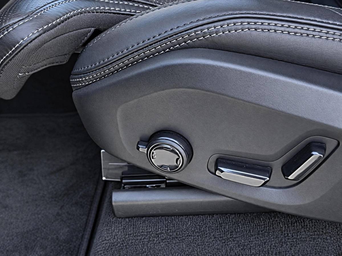 Volvo XC90 Volvo XC90 2.0 B5 AWD Inscription Intro Edition | Incl. 12 maanden garantie | 7 persoons | Adaptieve cruise control | Pilot assist | Bowers & Wilkins audio | Head-up display | Stoelverwarming/ventilatie | Stuurverwarming | Schuif/kantel dak | Trekhaak |