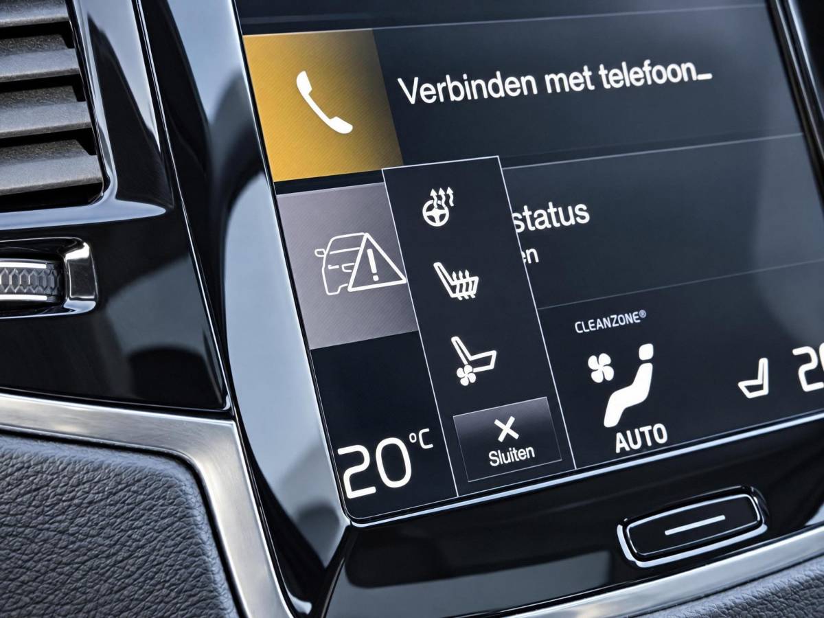 Volvo XC90 Volvo XC90 2.0 B5 AWD Inscription Intro Edition | Incl. 12 maanden garantie | 7 persoons | Adaptieve cruise control | Pilot assist | Bowers & Wilkins audio | Head-up display | Stoelverwarming/ventilatie | Stuurverwarming | Schuif/kantel dak | Trekhaak |