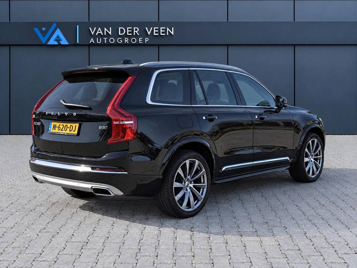 Volvo XC90 Volvo XC90 2.0 B5 AWD Inscription Intro Edition | Incl. 12 maanden garantie | 7 persoons | Adaptieve cruise control | Pilot assist | Bowers & Wilkins audio | Head-up display | Stoelverwarming/ventilatie | Stuurverwarming | Schuif/kantel dak | Trekhaak |