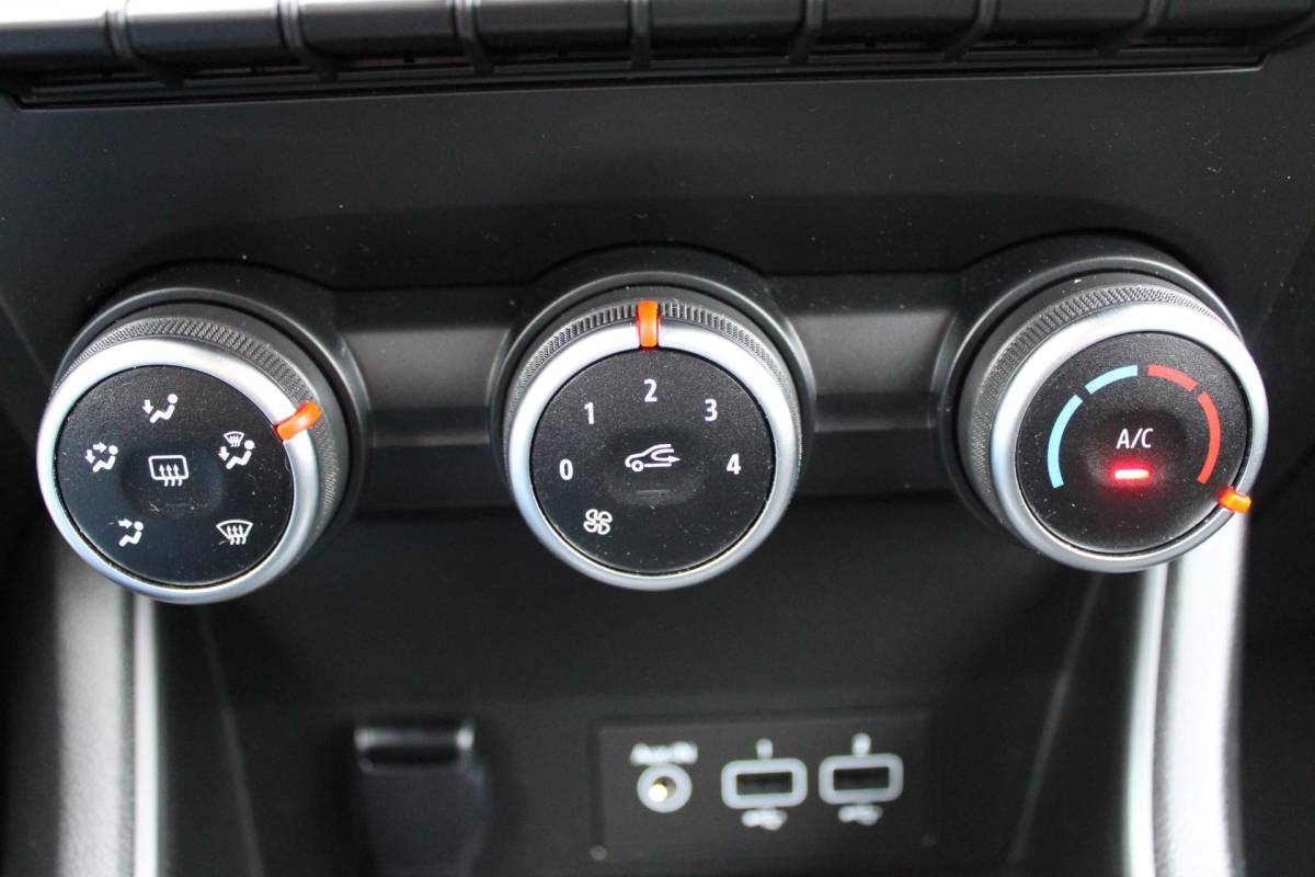 Renault Captur Renault Captur 1.0 TCe 90 equilibre | Incl. 12 maanden garantie | Cruise control | Apple carplay/Android auto | Airco | DAB radio |