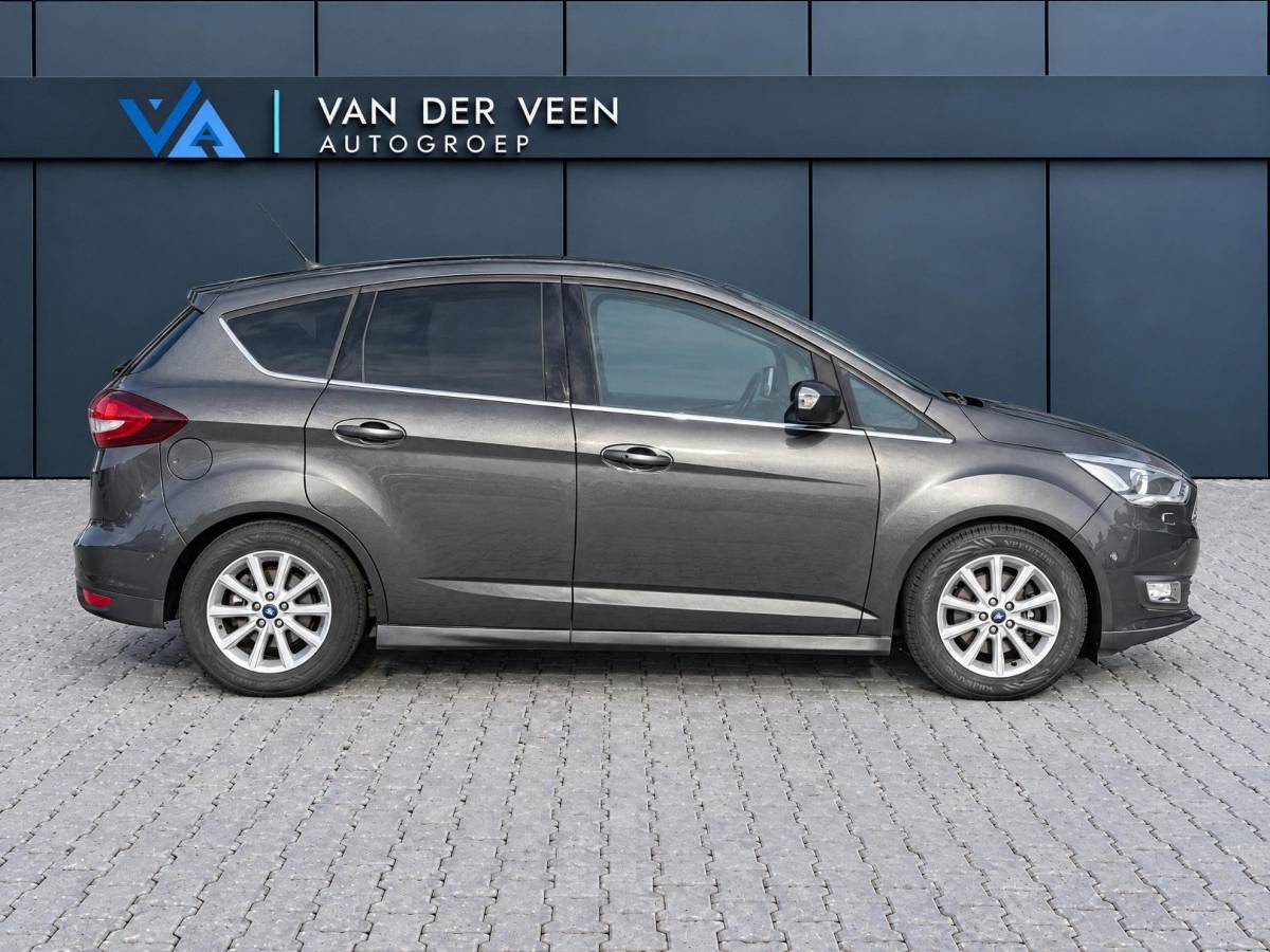Ford C-MAX Ford C-Max 1.5 Titanium | Incl. 12 maanden garantie | Trekhaak | Achteruitrijcamera | Parkeersensoren | Elektrische kofferklep | Adaptieve cruise control | Climate control | Lane assist | Navigatie | Bluetooth | Lichtmetalen velgen | Airco