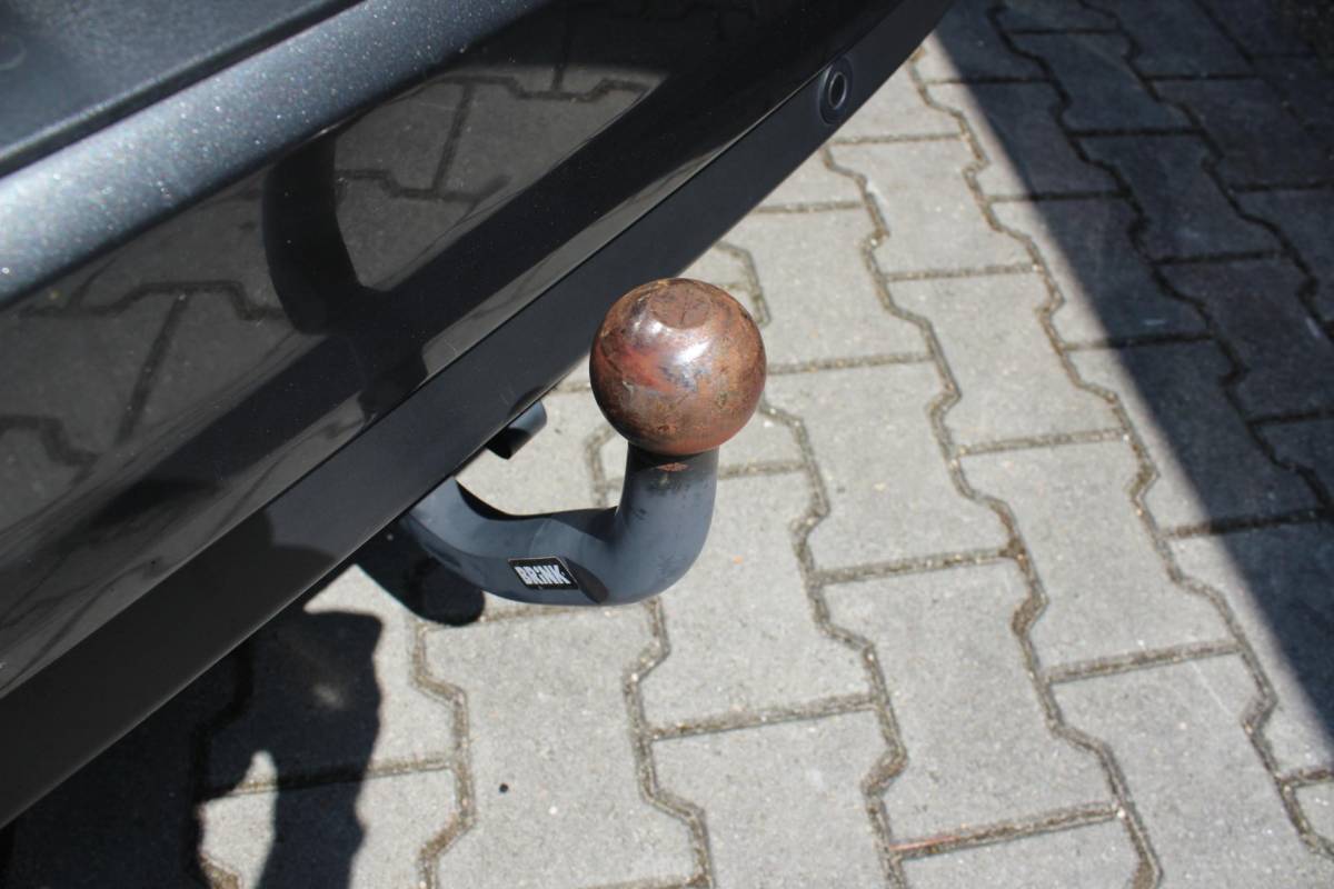 Ford C-MAX Ford C-Max 1.5 Titanium | Incl. 12 maanden garantie | Trekhaak | Achteruitrijcamera | Parkeersensoren | Elektrische kofferklep | Adaptieve cruise control | Climate control | Lane assist | Navigatie | Bluetooth | Lichtmetalen velgen | Airco