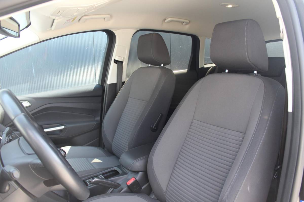 Ford C-MAX Ford C-Max 1.5 Titanium | Incl. 12 maanden garantie | Trekhaak | Achteruitrijcamera | Parkeersensoren | Elektrische kofferklep | Adaptieve cruise control | Climate control | Lane assist | Navigatie | Bluetooth | Lichtmetalen velgen | Airco