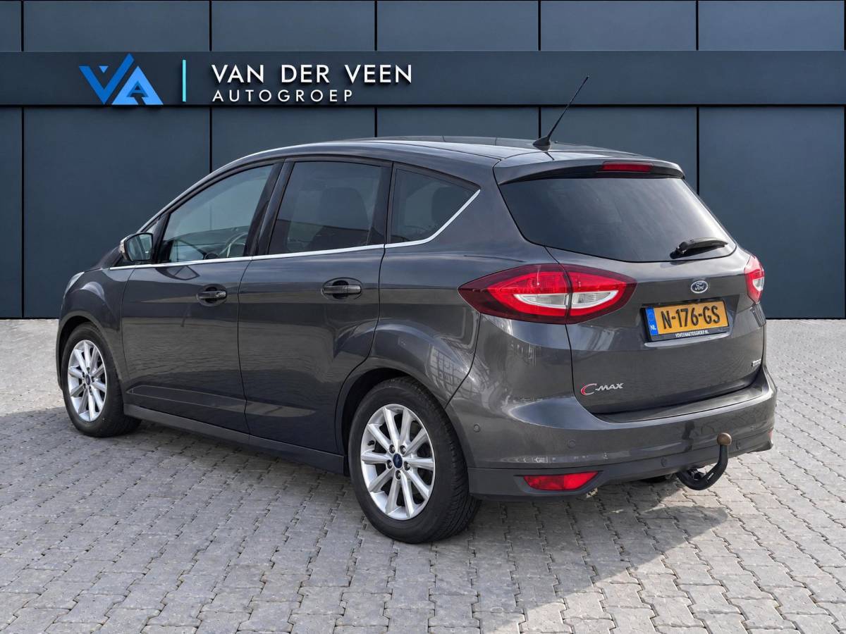 Ford C-MAX Ford C-Max 1.5 Titanium | Incl. 12 maanden garantie | Trekhaak | Achteruitrijcamera | Parkeersensoren | Elektrische kofferklep | Adaptieve cruise control | Climate control | Lane assist | Navigatie | Bluetooth | Lichtmetalen velgen | Airco