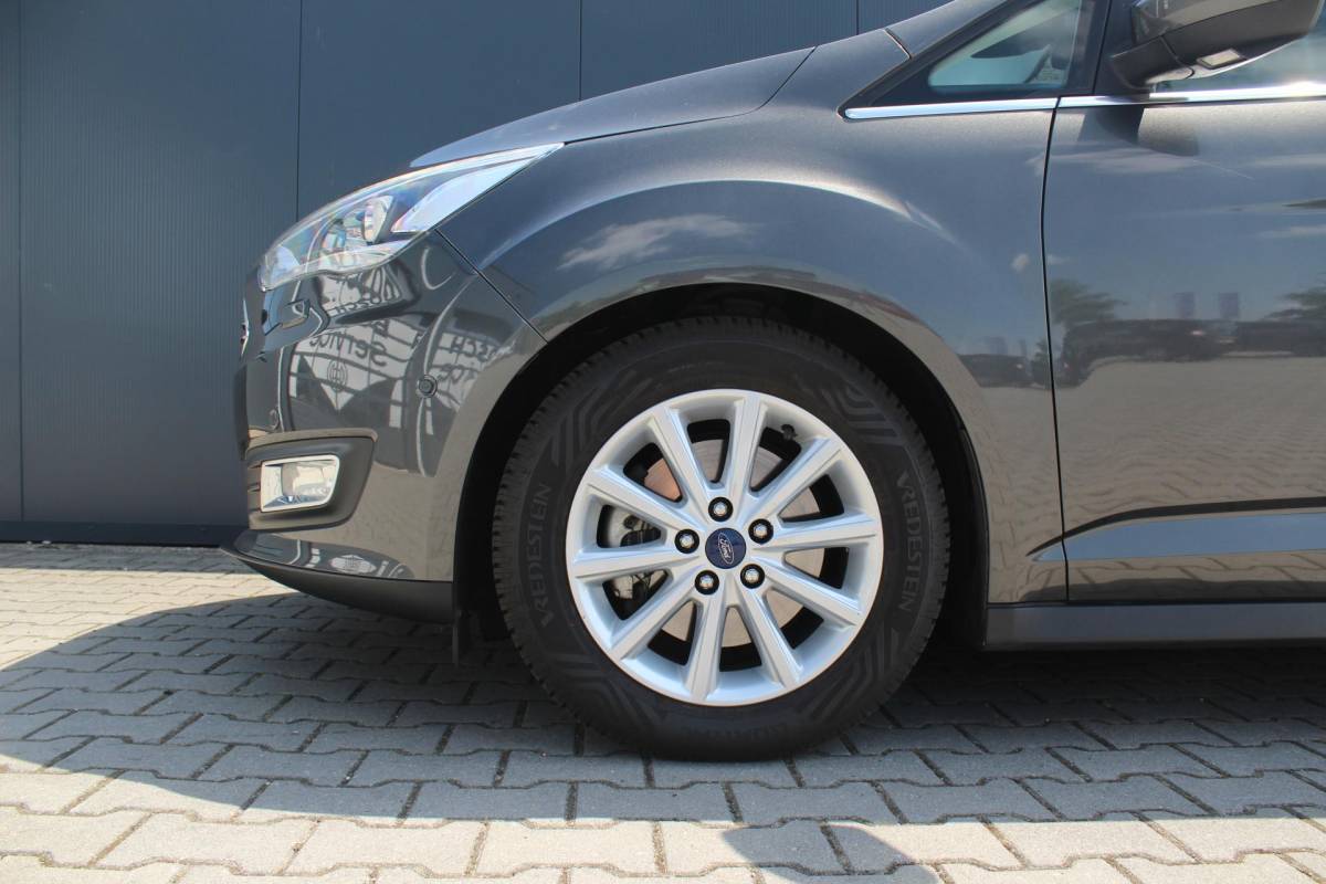 Ford C-MAX Ford C-Max 1.5 Titanium | Incl. 12 maanden garantie | Trekhaak | Achteruitrijcamera | Parkeersensoren | Elektrische kofferklep | Adaptieve cruise control | Climate control | Lane assist | Navigatie | Bluetooth | Lichtmetalen velgen | Airco