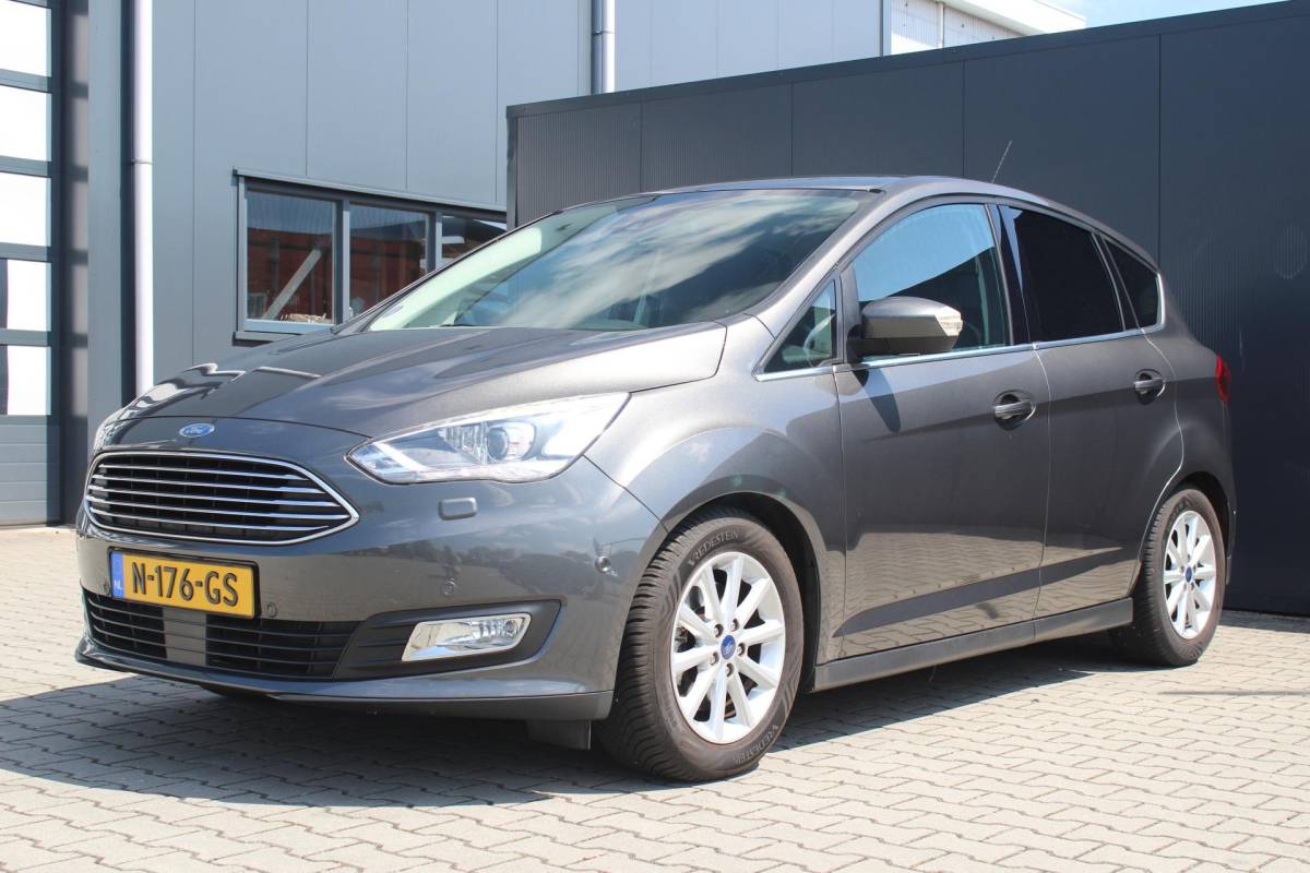 Ford C-MAX Ford C-Max 1.5 Titanium | Incl. 12 maanden garantie | Trekhaak | Achteruitrijcamera | Parkeersensoren | Elektrische kofferklep | Adaptieve cruise control | Climate control | Lane assist | Navigatie | Bluetooth | Lichtmetalen velgen | Airco