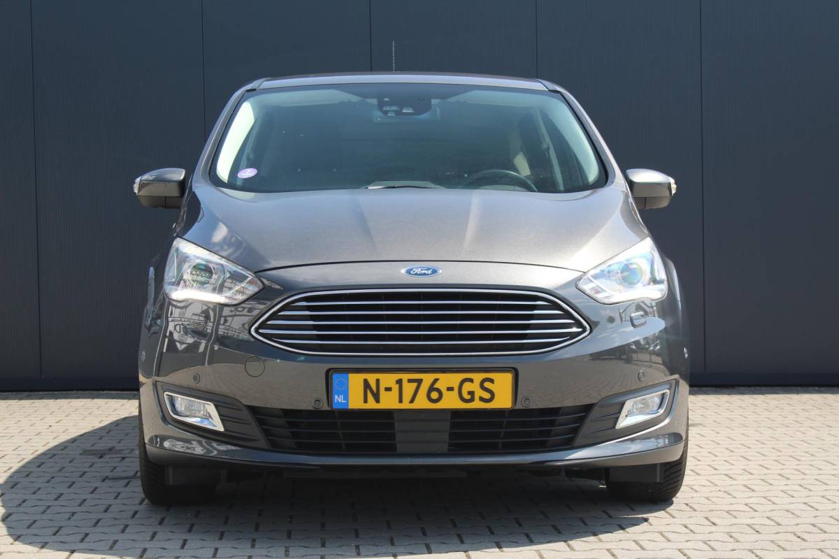 Ford C-MAX Ford C-Max 1.5 Titanium | Incl. 12 maanden garantie | Trekhaak | Achteruitrijcamera | Parkeersensoren | Elektrische kofferklep | Adaptieve cruise control | Climate control | Lane assist | Navigatie | Bluetooth | Lichtmetalen velgen | Airco