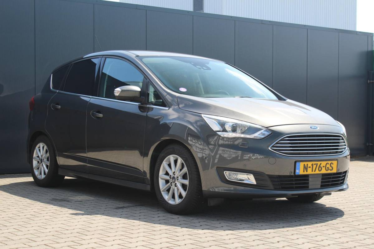 Ford C-MAX Ford C-Max 1.5 Titanium | Incl. 12 maanden garantie | Trekhaak | Achteruitrijcamera | Parkeersensoren | Elektrische kofferklep | Adaptieve cruise control | Climate control | Lane assist | Navigatie | Bluetooth | Lichtmetalen velgen | Airco