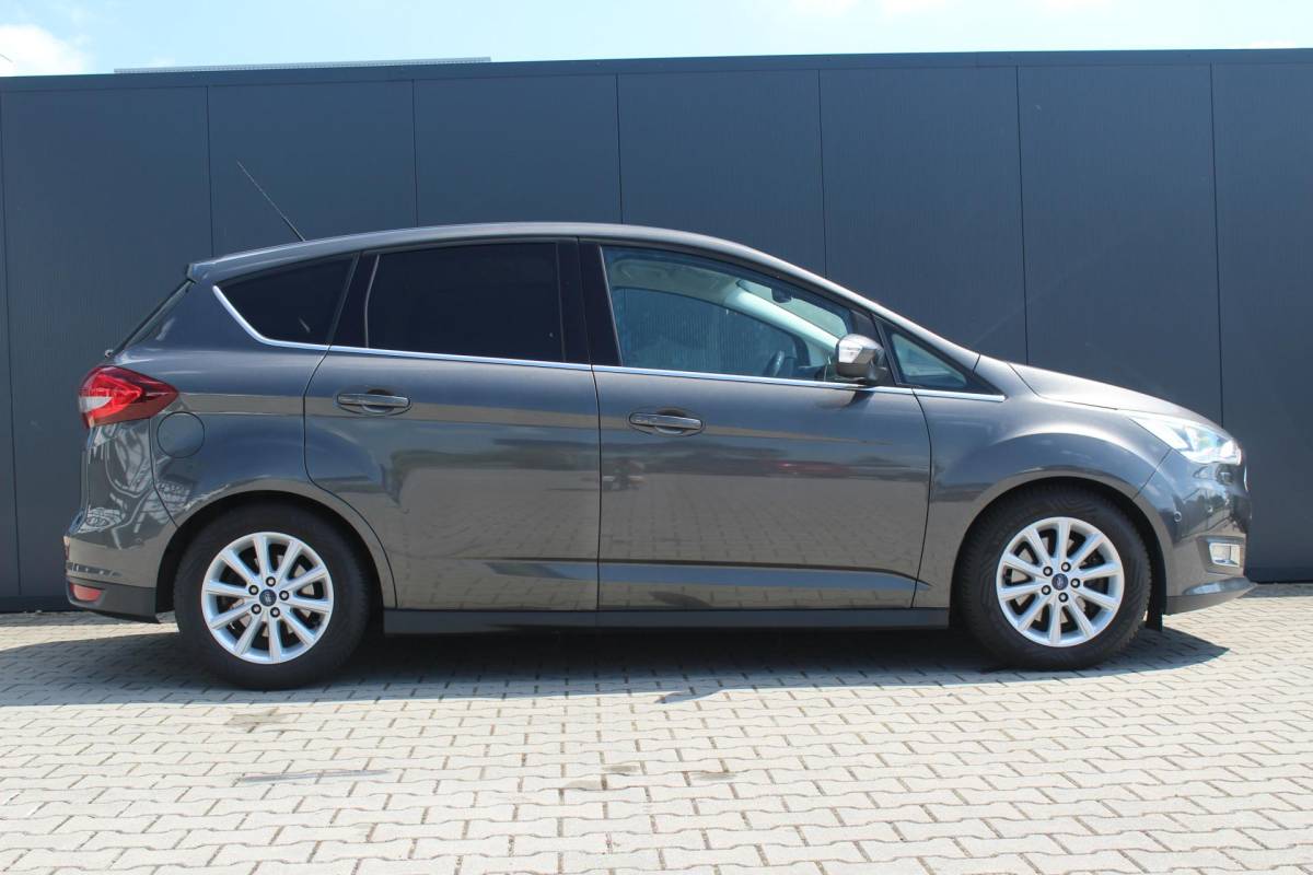 Ford C-MAX Ford C-Max 1.5 Titanium | Incl. 12 maanden garantie | Trekhaak | Achteruitrijcamera | Parkeersensoren | Elektrische kofferklep | Adaptieve cruise control | Climate control | Lane assist | Navigatie | Bluetooth | Lichtmetalen velgen | Airco