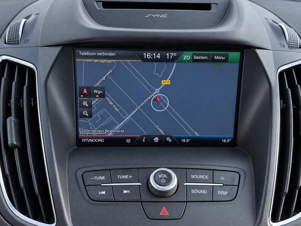 Ford C-MAX Ford C-Max 1.5 Titanium | Incl. 12 maanden garantie | Trekhaak | Achteruitrijcamera | Parkeersensoren | Elektrische kofferklep | Adaptieve cruise control | Climate control | Lane assist | Navigatie | Bluetooth | Lichtmetalen velgen | Airco
