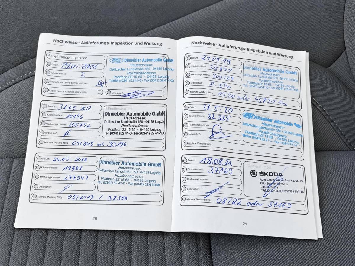 Ford C-MAX Ford C-Max 1.5 Titanium | Incl. 12 maanden garantie | Trekhaak | Achteruitrijcamera | Parkeersensoren | Elektrische kofferklep | Adaptieve cruise control | Climate control | Lane assist | Navigatie | Bluetooth | Lichtmetalen velgen | Airco