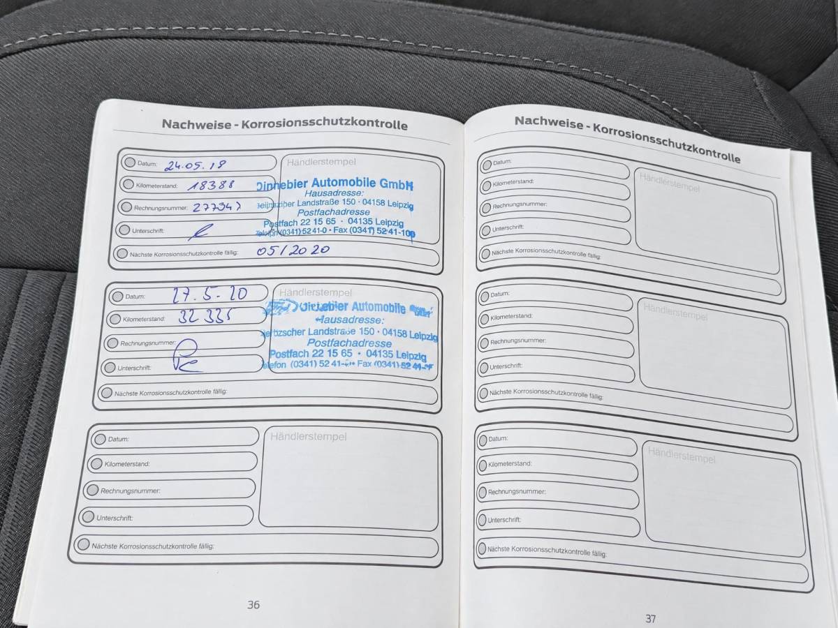Ford C-MAX Ford C-Max 1.5 Titanium | Incl. 12 maanden garantie | Trekhaak | Achteruitrijcamera | Parkeersensoren | Elektrische kofferklep | Adaptieve cruise control | Climate control | Lane assist | Navigatie | Bluetooth | Lichtmetalen velgen | Airco