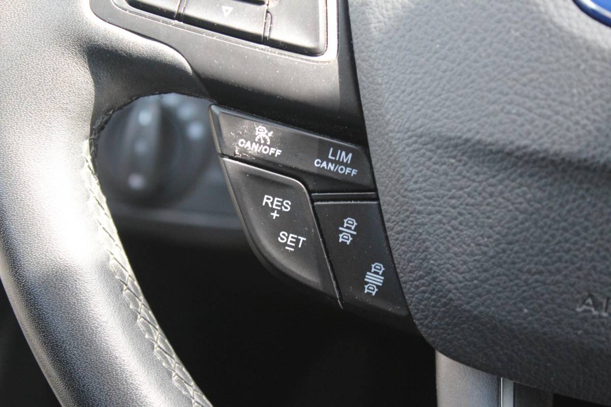 Ford C-MAX Ford C-Max 1.5 Titanium | Incl. 12 maanden garantie | Trekhaak | Achteruitrijcamera | Parkeersensoren | Elektrische kofferklep | Adaptieve cruise control | Climate control | Lane assist | Navigatie | Bluetooth | Lichtmetalen velgen | Airco