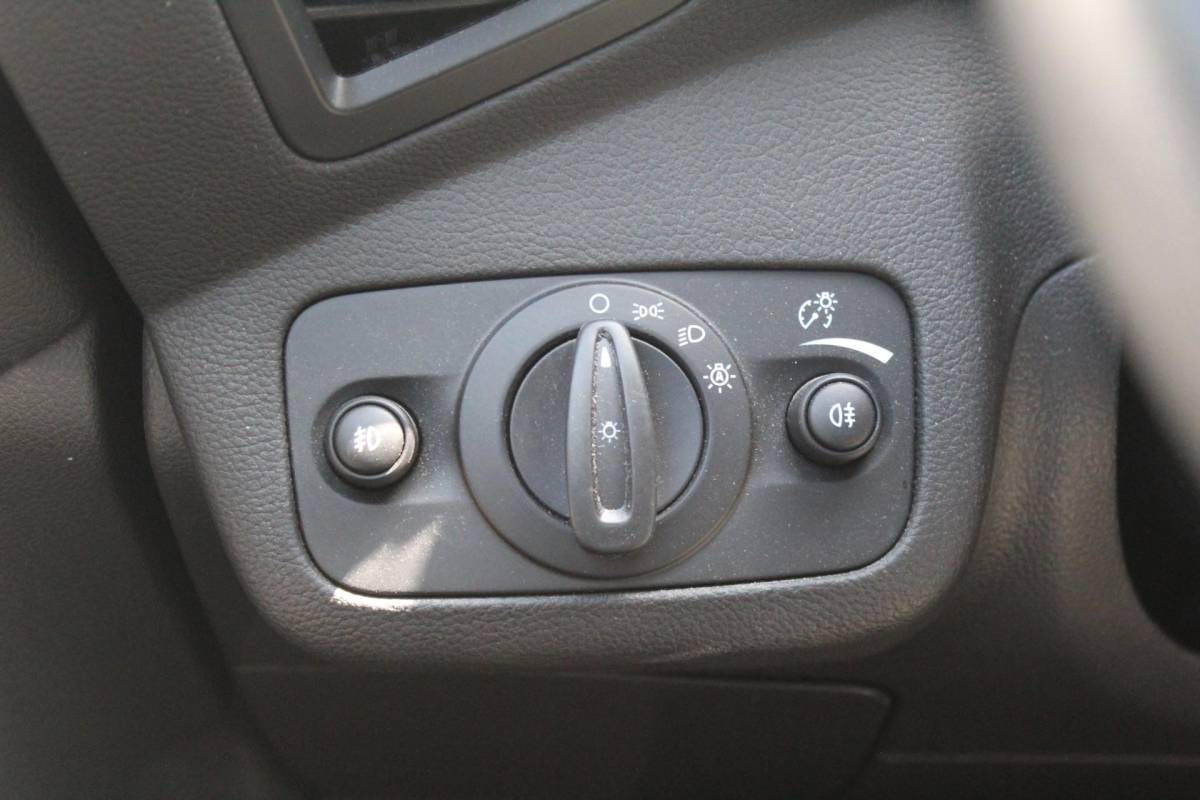 Ford C-MAX Ford C-Max 1.5 Titanium | Incl. 12 maanden garantie | Trekhaak | Achteruitrijcamera | Parkeersensoren | Elektrische kofferklep | Adaptieve cruise control | Climate control | Lane assist | Navigatie | Bluetooth | Lichtmetalen velgen | Airco