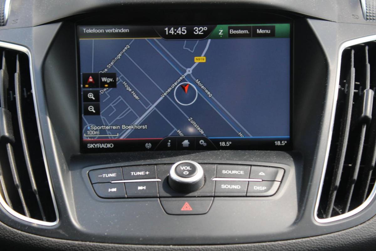 Ford C-MAX Ford C-Max 1.5 Titanium | Incl. 12 maanden garantie | Trekhaak | Achteruitrijcamera | Parkeersensoren | Elektrische kofferklep | Adaptieve cruise control | Climate control | Lane assist | Navigatie | Bluetooth | Lichtmetalen velgen | Airco