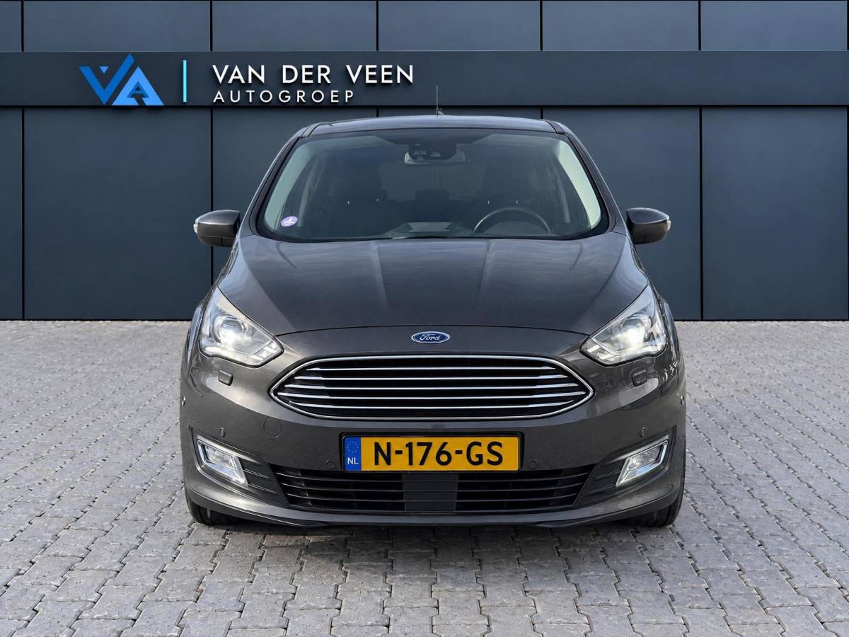 Ford C-MAX Ford C-Max 1.5 Titanium | Incl. 12 maanden garantie | Trekhaak | Achteruitrijcamera | Parkeersensoren | Elektrische kofferklep | Adaptieve cruise control | Climate control | Lane assist | Navigatie | Bluetooth | Lichtmetalen velgen | Airco