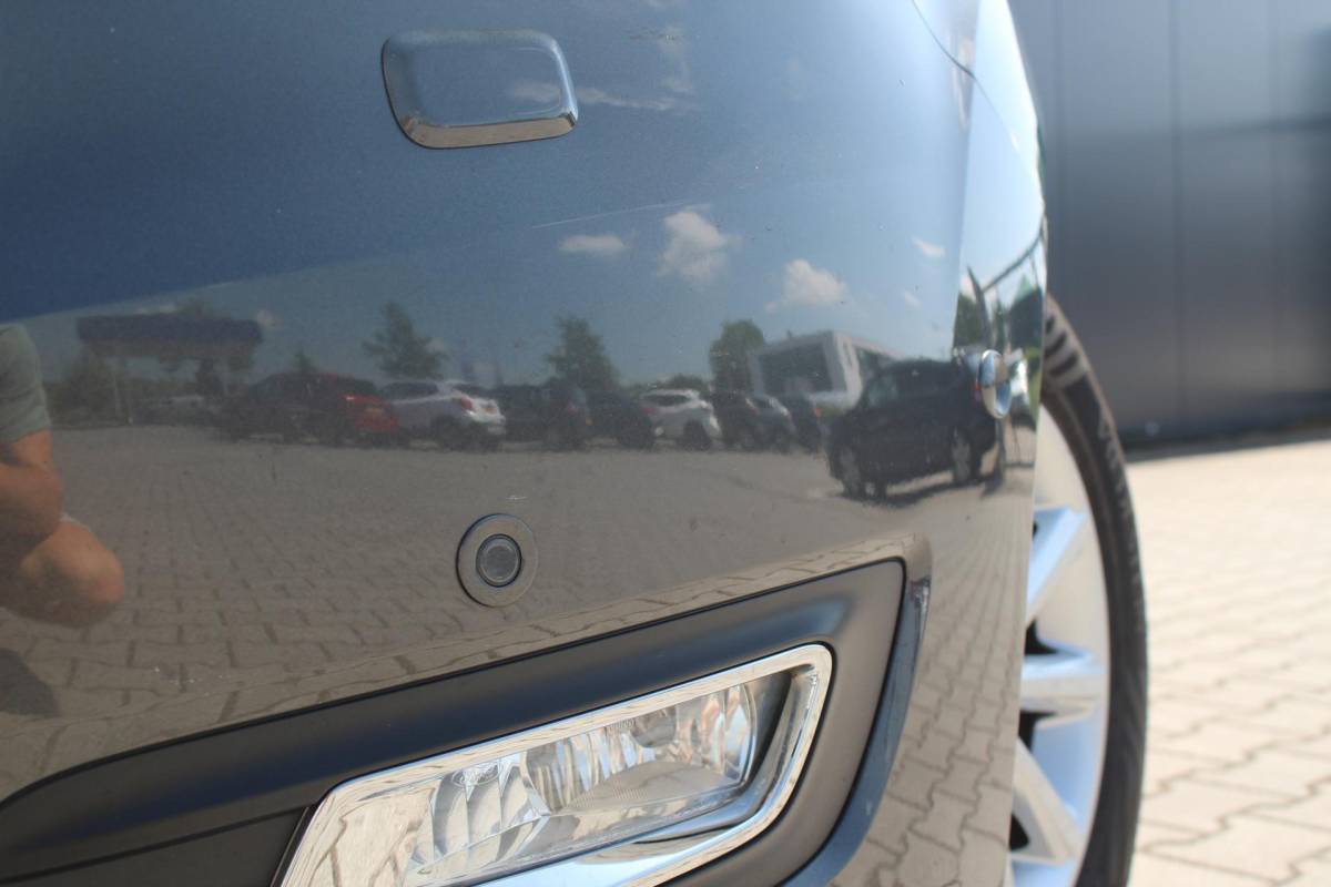 Ford C-MAX Ford C-Max 1.5 Titanium | Incl. 12 maanden garantie | Trekhaak | Achteruitrijcamera | Parkeersensoren | Elektrische kofferklep | Adaptieve cruise control | Climate control | Lane assist | Navigatie | Bluetooth | Lichtmetalen velgen | Airco