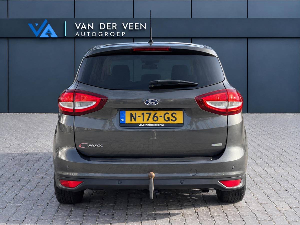 Ford C-MAX Ford C-Max 1.5 Titanium | Incl. 12 maanden garantie | Trekhaak | Achteruitrijcamera | Parkeersensoren | Elektrische kofferklep | Adaptieve cruise control | Climate control | Lane assist | Navigatie | Bluetooth | Lichtmetalen velgen | Airco