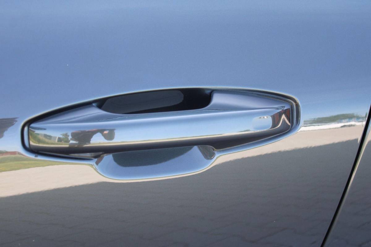 Volvo V60 Volvo V60 2.0 T8 Recharge AWD R-Design | Incl. 12 maanden garantie | SOH 91% | Pilot assist | Harman/Kardon audio | Memory seats | Stoel/stuurverwarming | Uitklapbare trekhaak | Schuif/kantel dak | Apple carplay/Android auto |