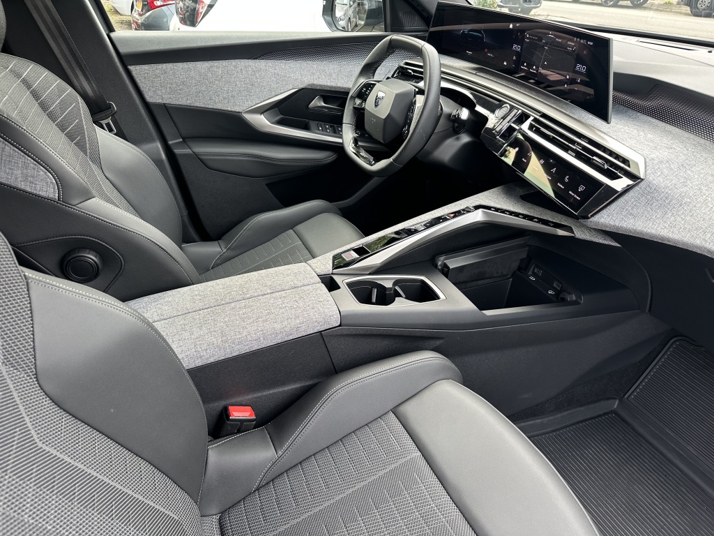 Peugeot 5008 Peugeot 5008 1.2 Hybrid GT