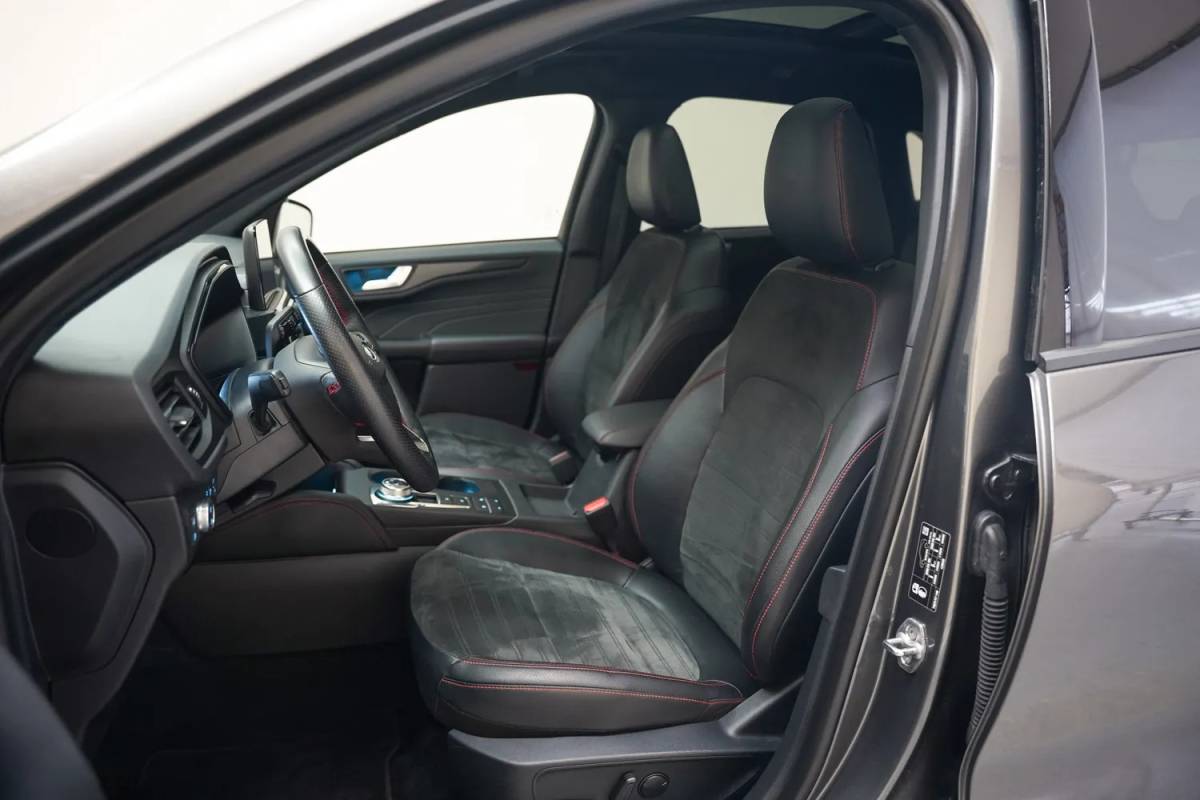 Ford Kuga Ford Kuga 2.5 PHEV ST-Line X Aut. [ Panoramadak Adapt.cruise Winterpakket ]