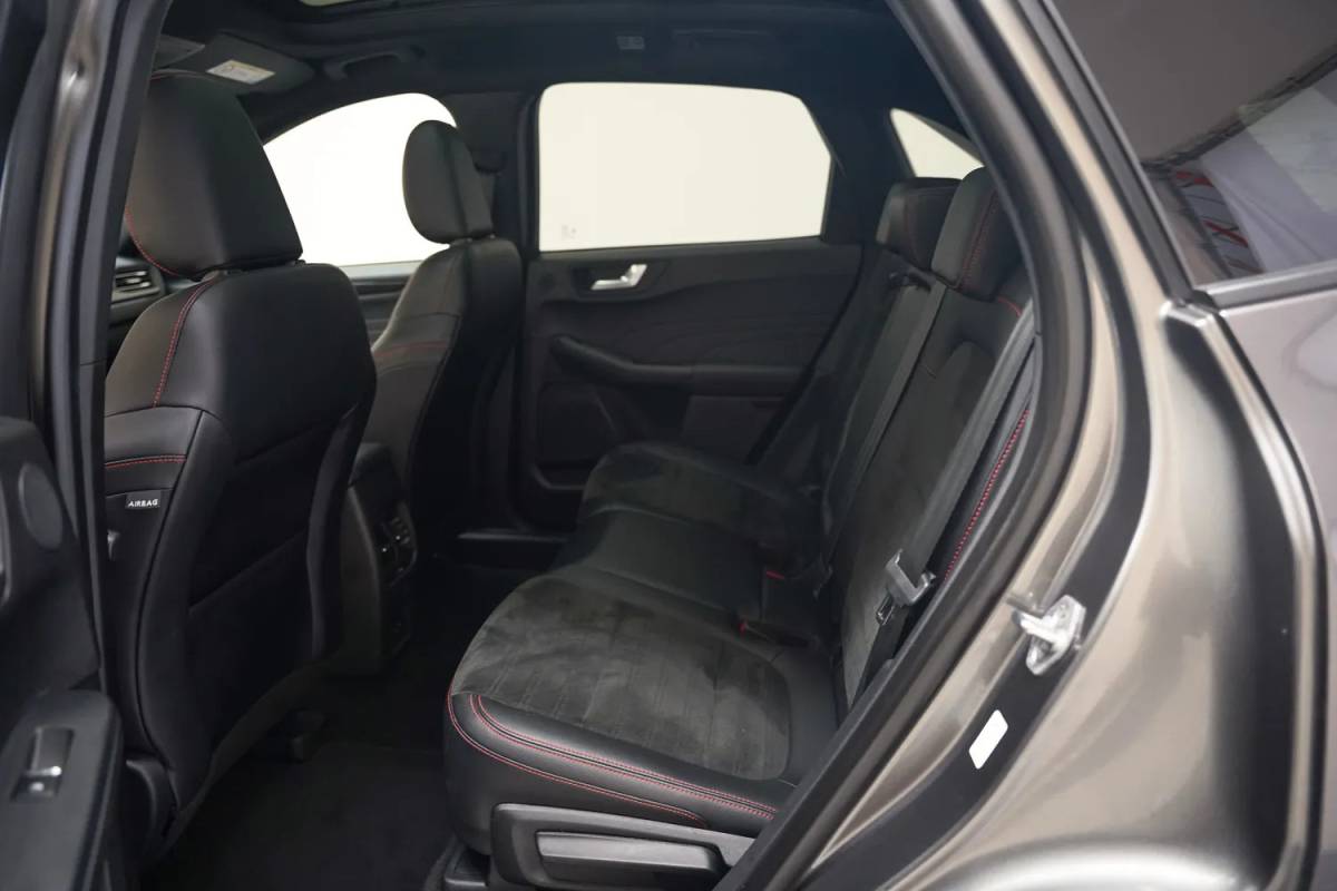 Ford Kuga Ford Kuga 2.5 PHEV ST-Line X Aut. [ Panoramadak Adapt.cruise Winterpakket ]