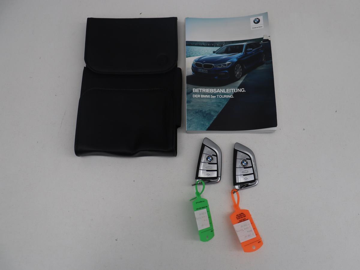 BMW 5 Serie BMW 5-serie Touring 530i xDrive M-sport High Executive | Leder | Camera | Harman/kardon | Park assist | Cruise control | Full LED | Bluetooth | Sfeerverlichting |
