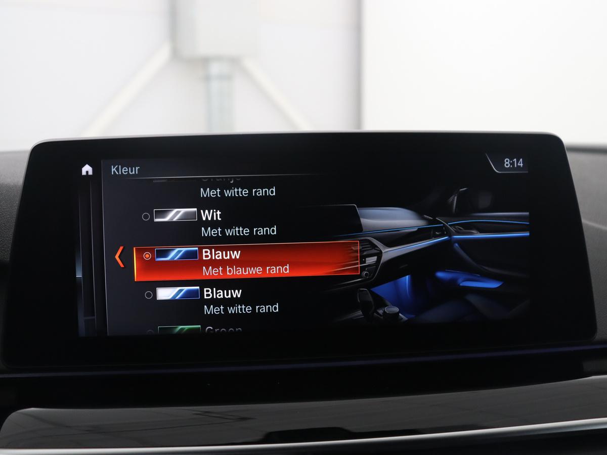 BMW 5 Serie BMW 5-serie Touring 530i xDrive M-sport High Executive | Leder | Camera | Harman/kardon | Park assist | Cruise control | Full LED | Bluetooth | Sfeerverlichting |