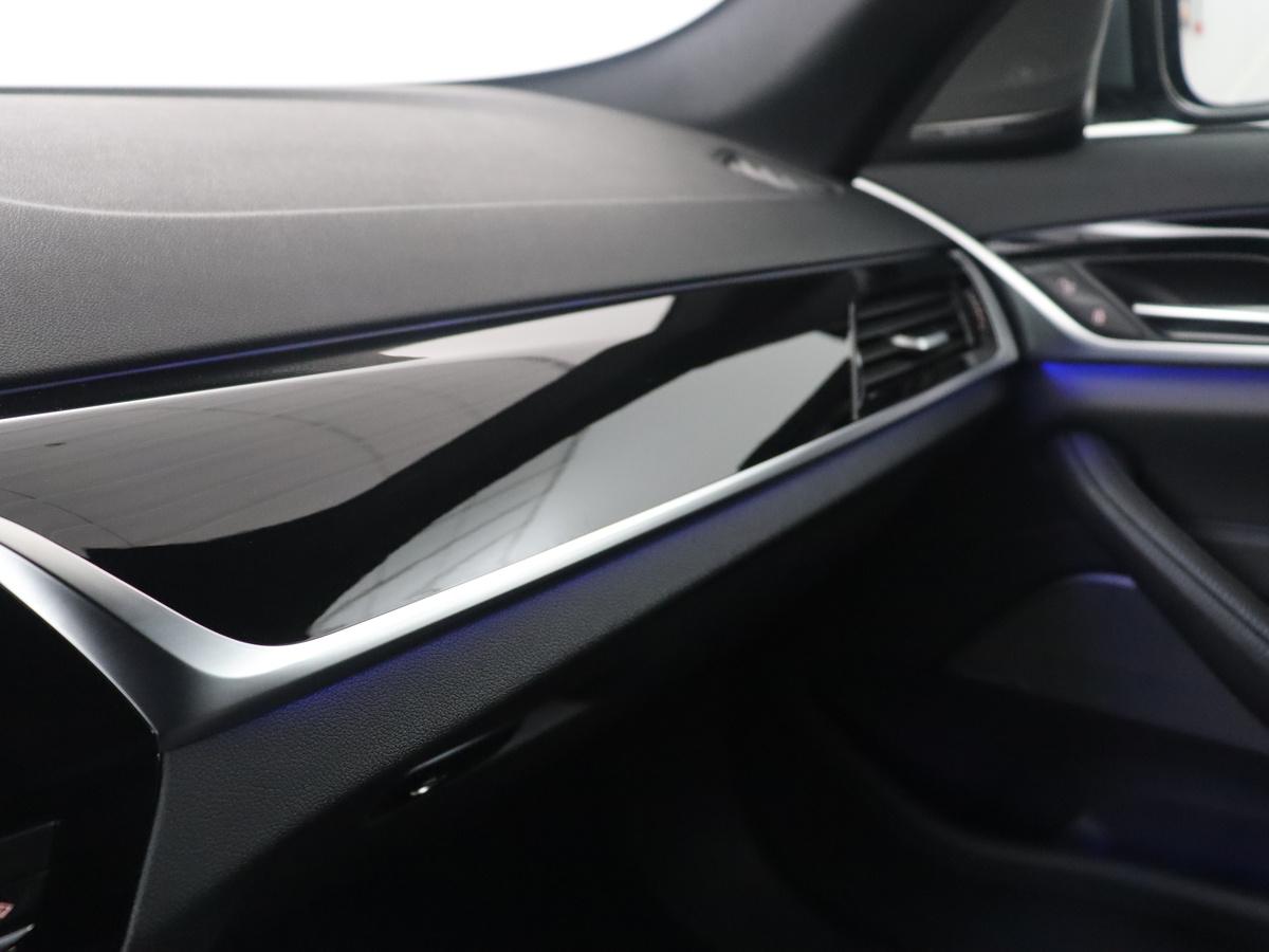 BMW 5 Serie BMW 5-serie Touring 530i xDrive M-sport High Executive | Leder | Camera | Harman/kardon | Park assist | Cruise control | Full LED | Bluetooth | Sfeerverlichting |