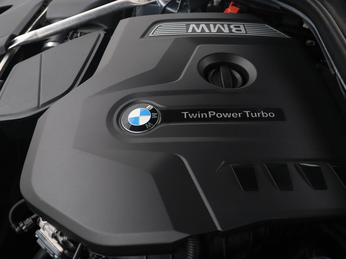 BMW 5 Serie BMW 5-serie Touring 530i xDrive M-sport High Executive | Leder | Camera | Harman/kardon | Park assist | Cruise control | Full LED | Bluetooth | Sfeerverlichting |