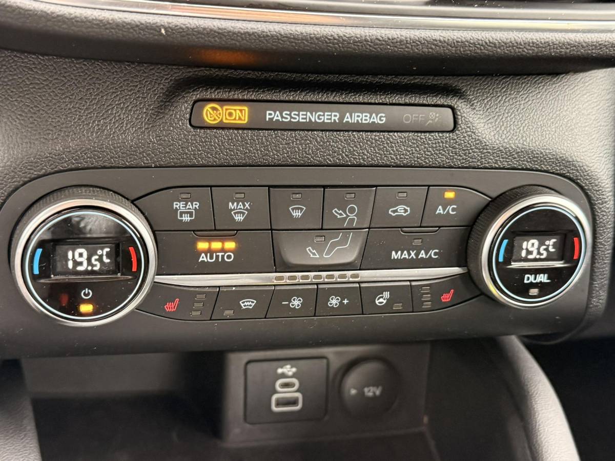 Ford Kuga Ford Kuga 2.5 PHEV Titanium 225pk | Wegklapbare  Trekhaak | AGR Stoelen | Winter Pack | Adaptieve Cruise Control | Reservewiel | Achteruitrijcamera