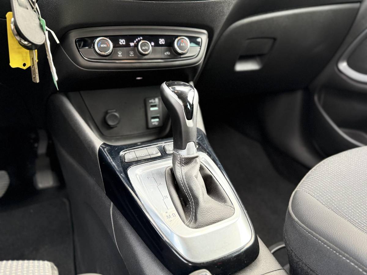 Opel Crossland Opel Crossland 1.2 Turbo Elegance Automaat | Navigatie | Parkeersensoren voor en achter | Parkeercamera achter | Cruise control | Apple carplay | Android Auto