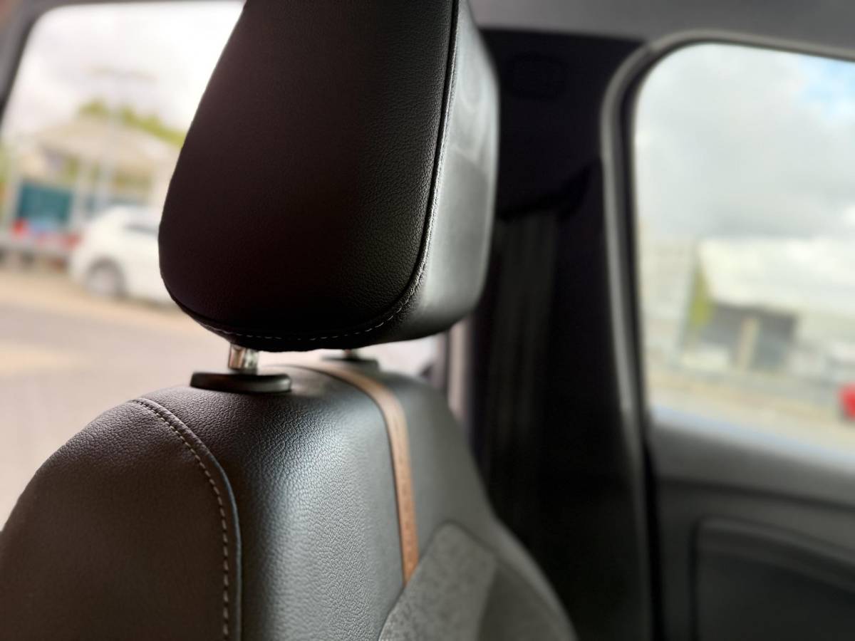 Opel Crossland Opel Crossland 1.2 Turbo Elegance Automaat | Navigatie | Parkeersensoren voor en achter | Parkeercamera achter | Cruise control | Apple carplay | Android Auto